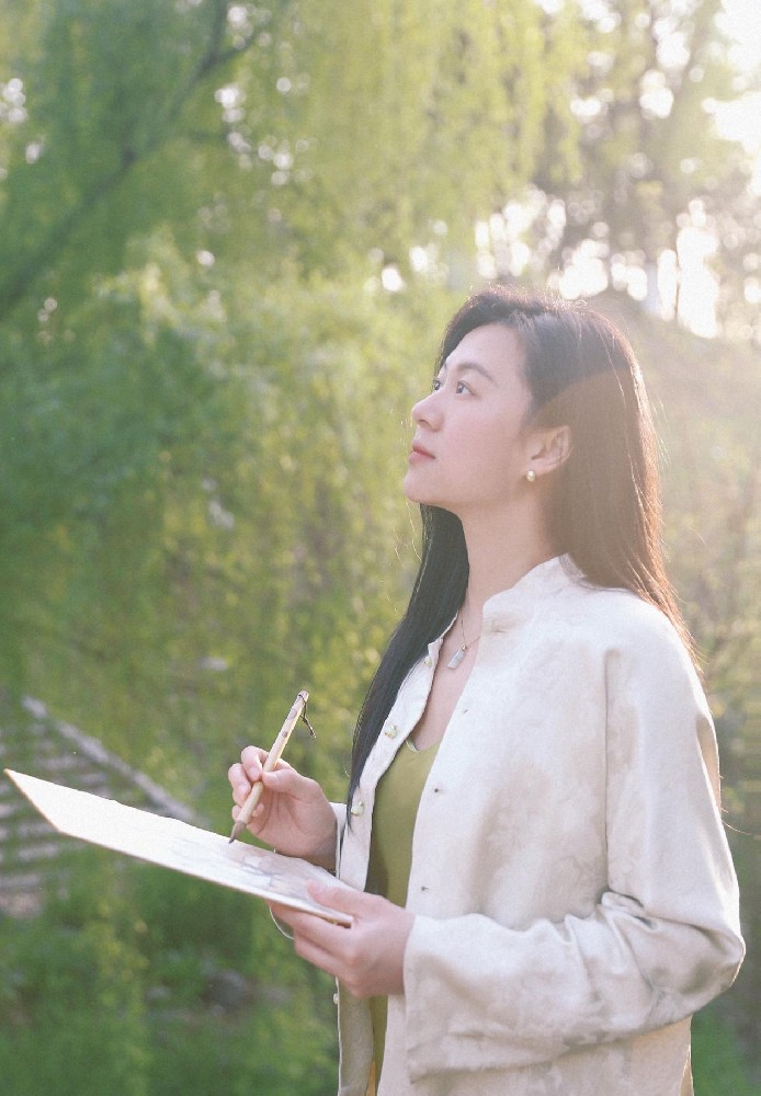 汪彬（國(guó)瓷紅葉畫(huà)院高級(jí)畫(huà)師）